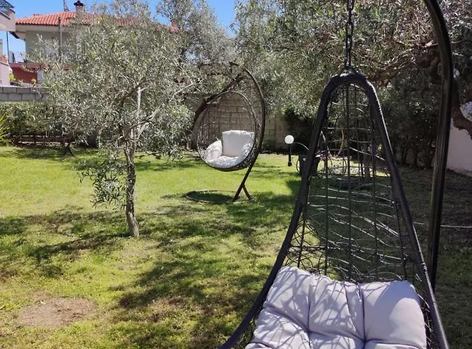 Elina House And Garden Hébergement de vacances