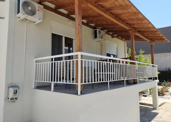 Elina House And Garden ニキティ