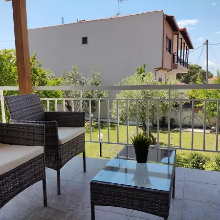 Elina House And Garden Casa de Férias