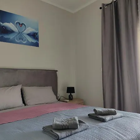 Elina House And Garden Holiday home *