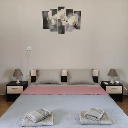 度假居 Elina House And Garden