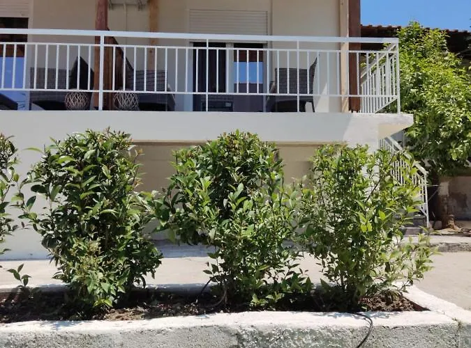 Elina House And Garden Νικήτη