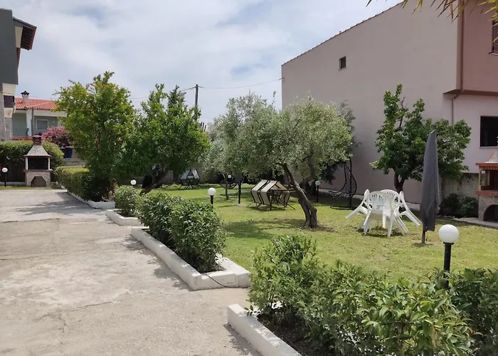 Elina House And Garden *